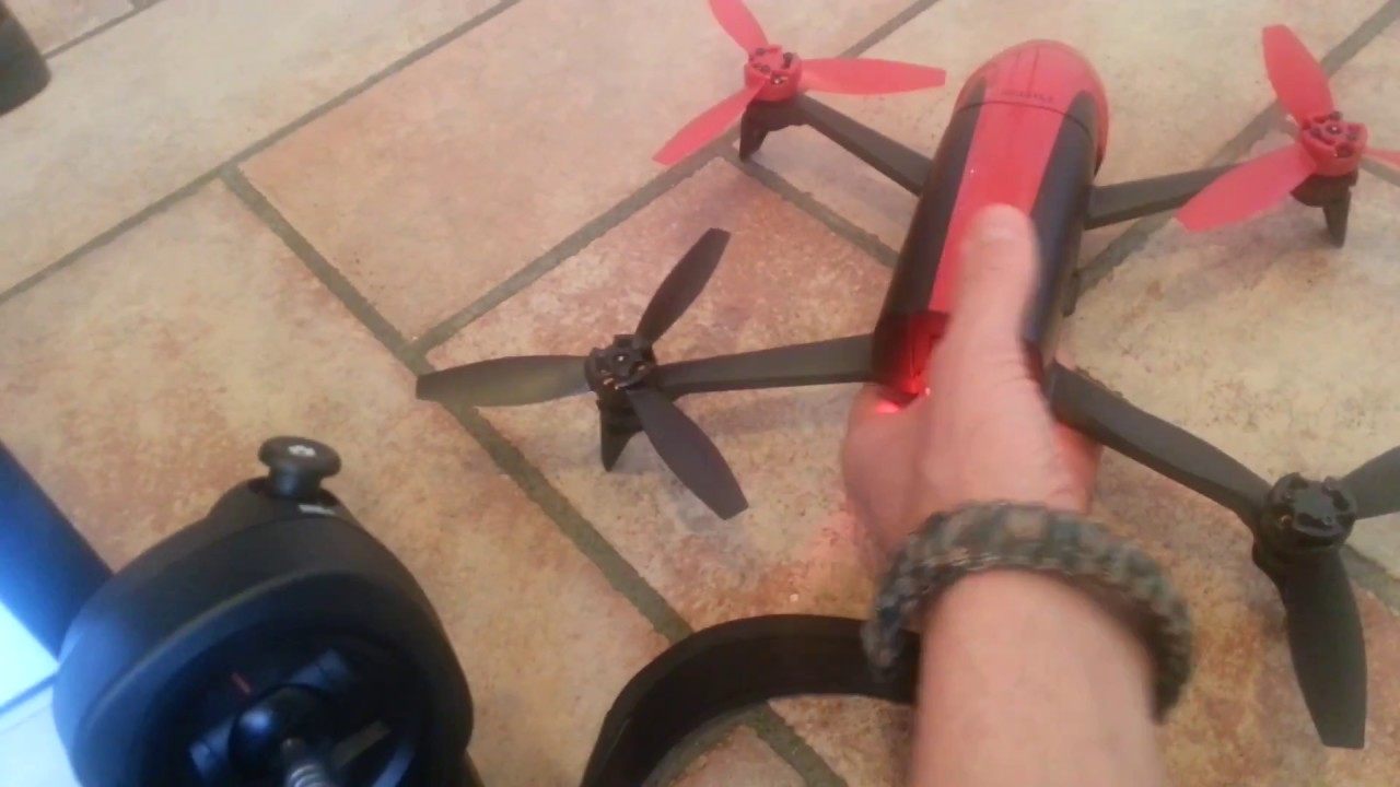 Parrot BEBOP 2 focus sullo Skycontroller ITA