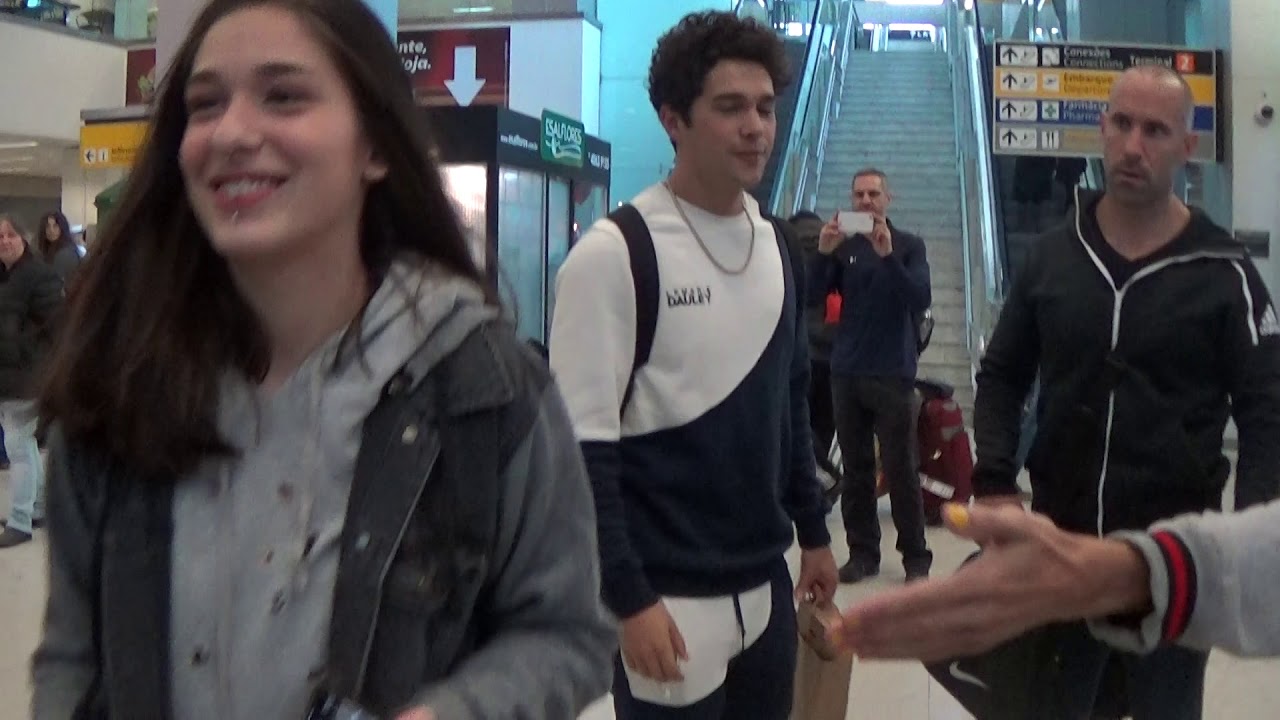 Austin Mahone atendendo Fãs em aeroporto de guarulhos 09/07/19 Renan Giraud
