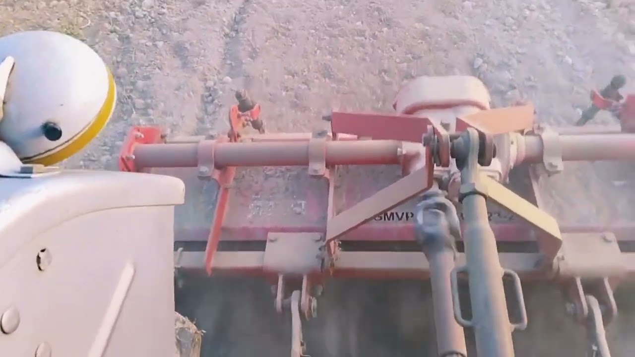 “खाली खेत की जबरदस्त जोताई – रोटावेटर का देसी पावर 💪🚜”
