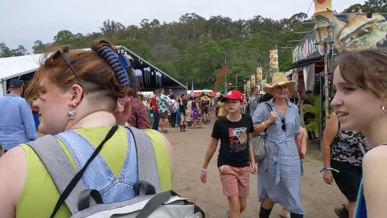 Strolling Woodford Folk Festival 22/23