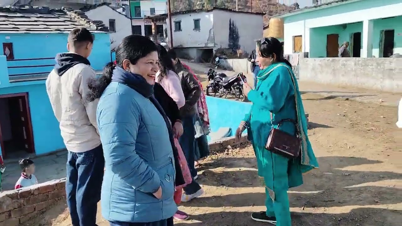 Kis kisne nimbu khae Hain gaon ke 😋 Uttarakhand