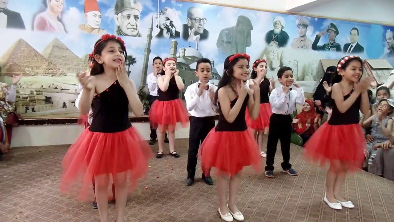 استعراض على اغنية امى يانور بيتنا