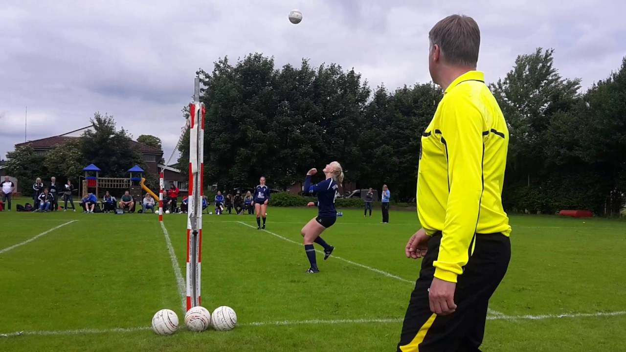 Faustball Bundesliga TSV Sch&uuml;lp - TV Brettorf Spielszenen 4 Satz Feld 2016