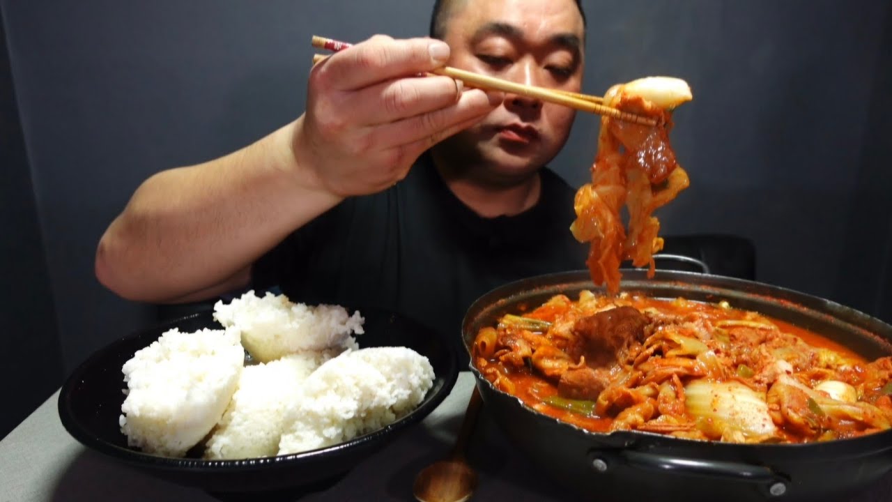 밥도둑 묵은지 김치찜 이건못참을걸!!! 고기반 김치반  안비밀ㅋㅋ