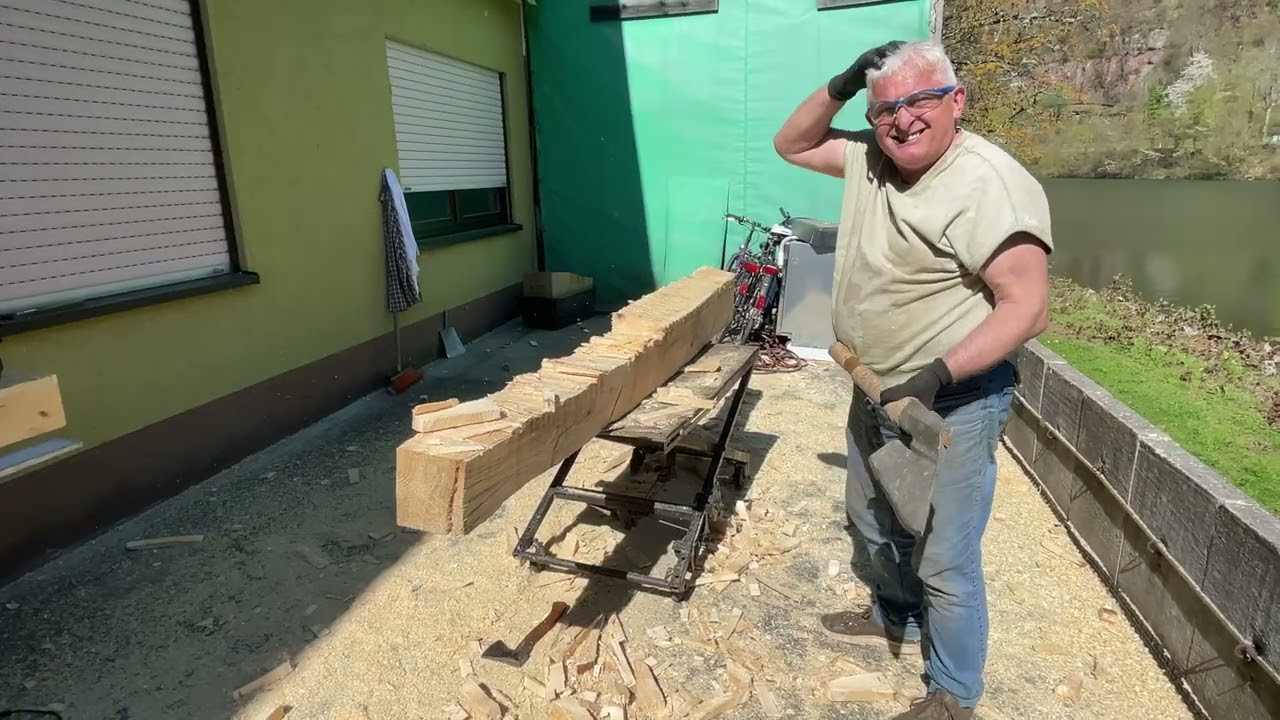 Toni baut sein Atelier selbst aus Holz 🪵 Handarbeit vom Baumstamm bis zum Dach
