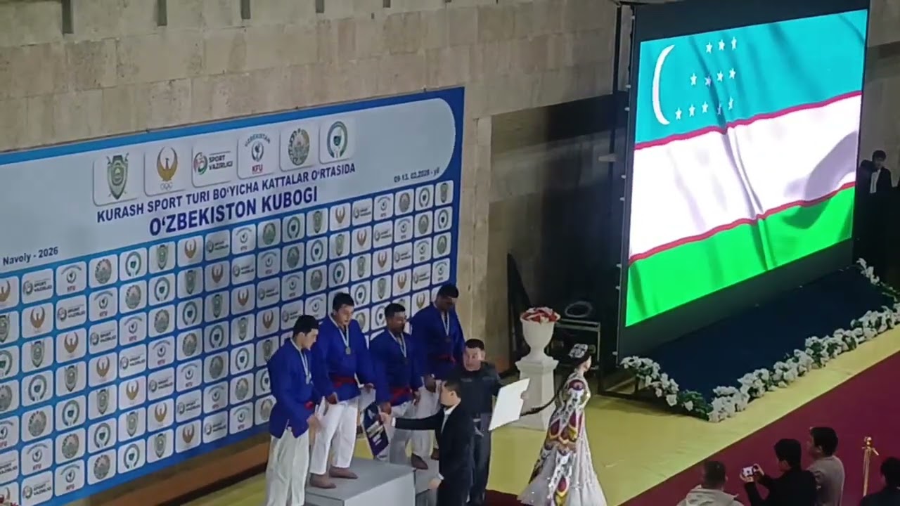 Qishlog'imiz polvoni Temur Kenjayev .G'alabalar bardavom bo'lsin 👍👏👏👏💪