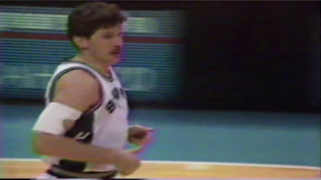 Petur Gudmundsson (7pts) vs. Lakers (1988)