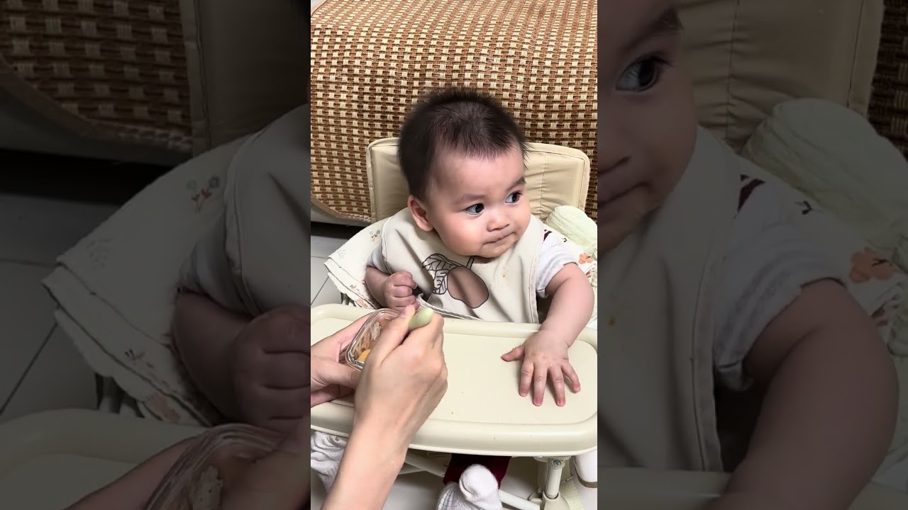 Em Pao đẹp trai ăn dặm ngày 3: cháo cà rốt