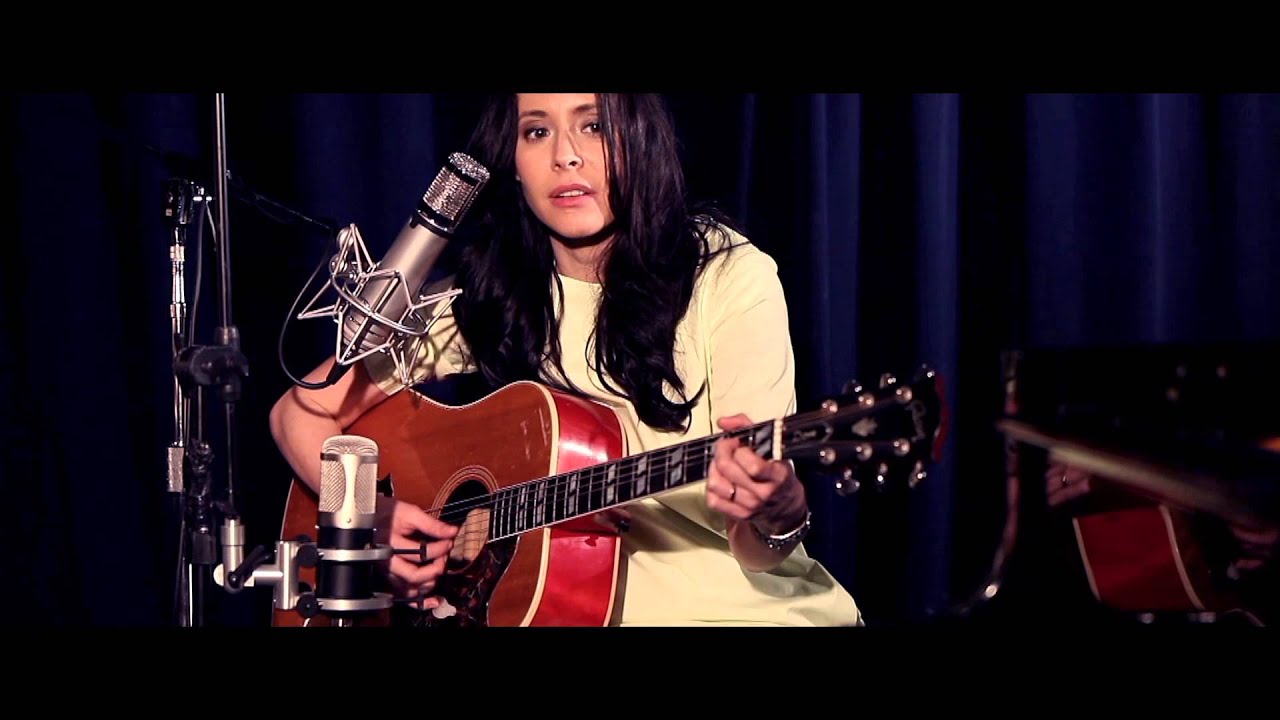 Nerina Pallot - Love Is An Unmade Bed