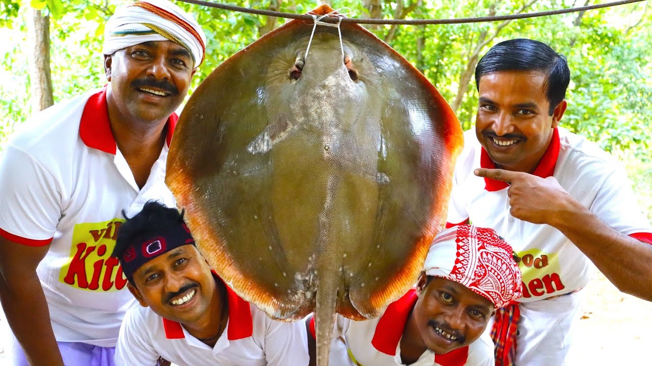 10Kg Big Stingray Fish Cutting and Cooking | Sankar Fish cutting and cooking | Saplapata Mach Recipe