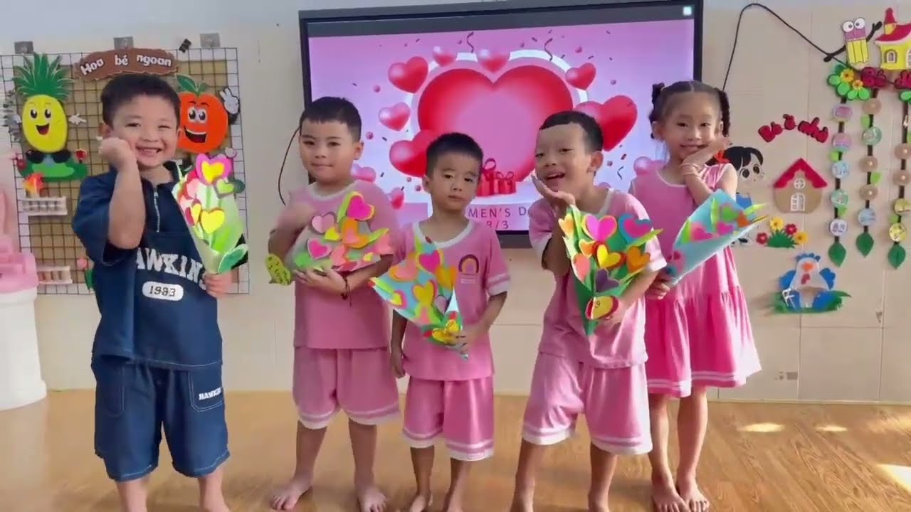 🌸 Lá 3 Gửi Bà và Mẹ Những Đóa Hoa Yêu Thương 🌸