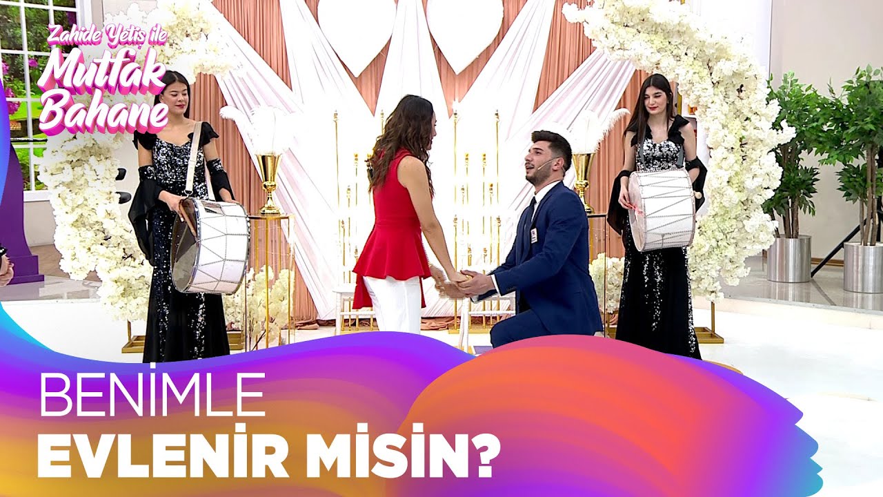 Ramazan'dan Gülden'e sürpriz evlilik teklifi! -  Zahide Yetiş ile Mutfak Bahane 18 Mart 2022