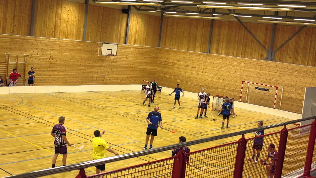 Angry floorball ref gets undressed