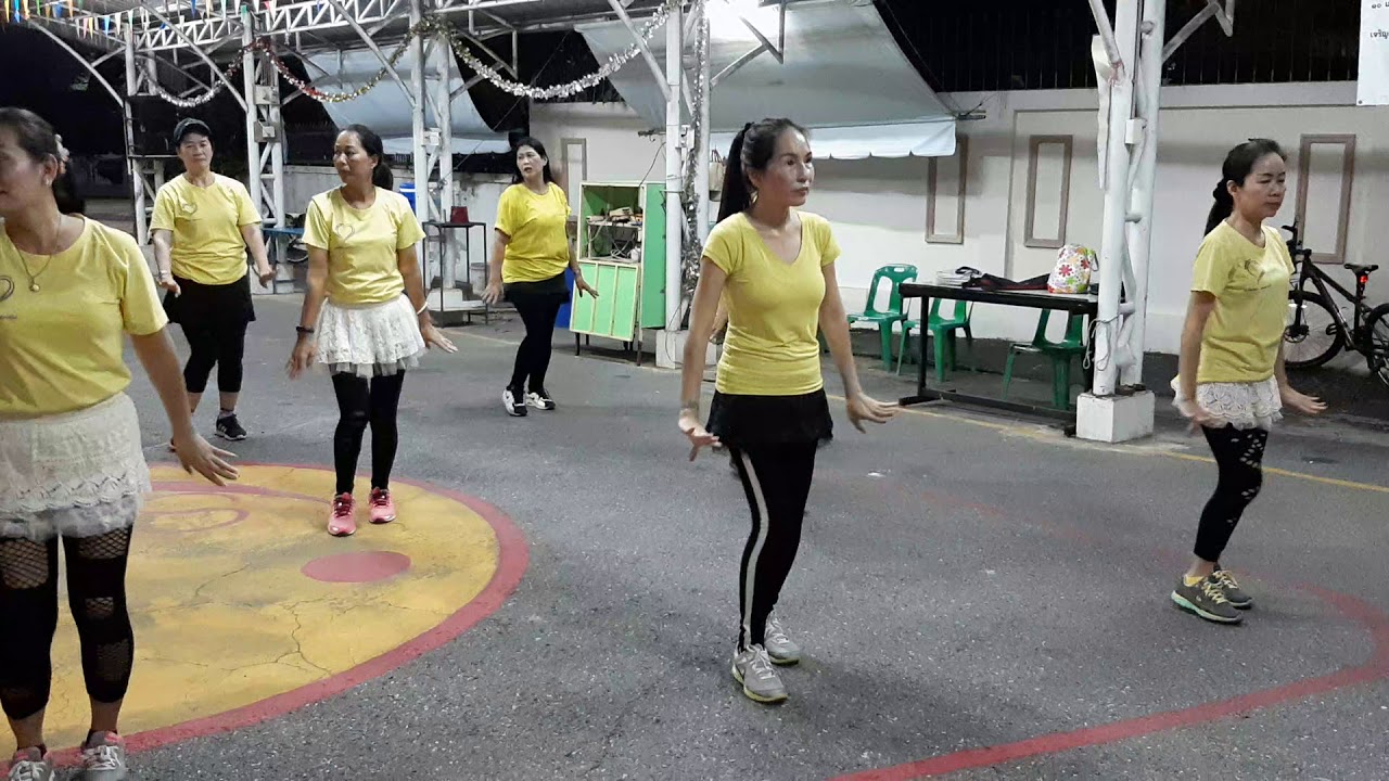 18/11/62 #รักบ่าวอีสานใต้ #สไตล์ อ.ออย พร้อมทีมงาน หมู่บ้านการุณรังษี หมู่ ๑ (ตลาดใต้) จ.นครสวรรค์