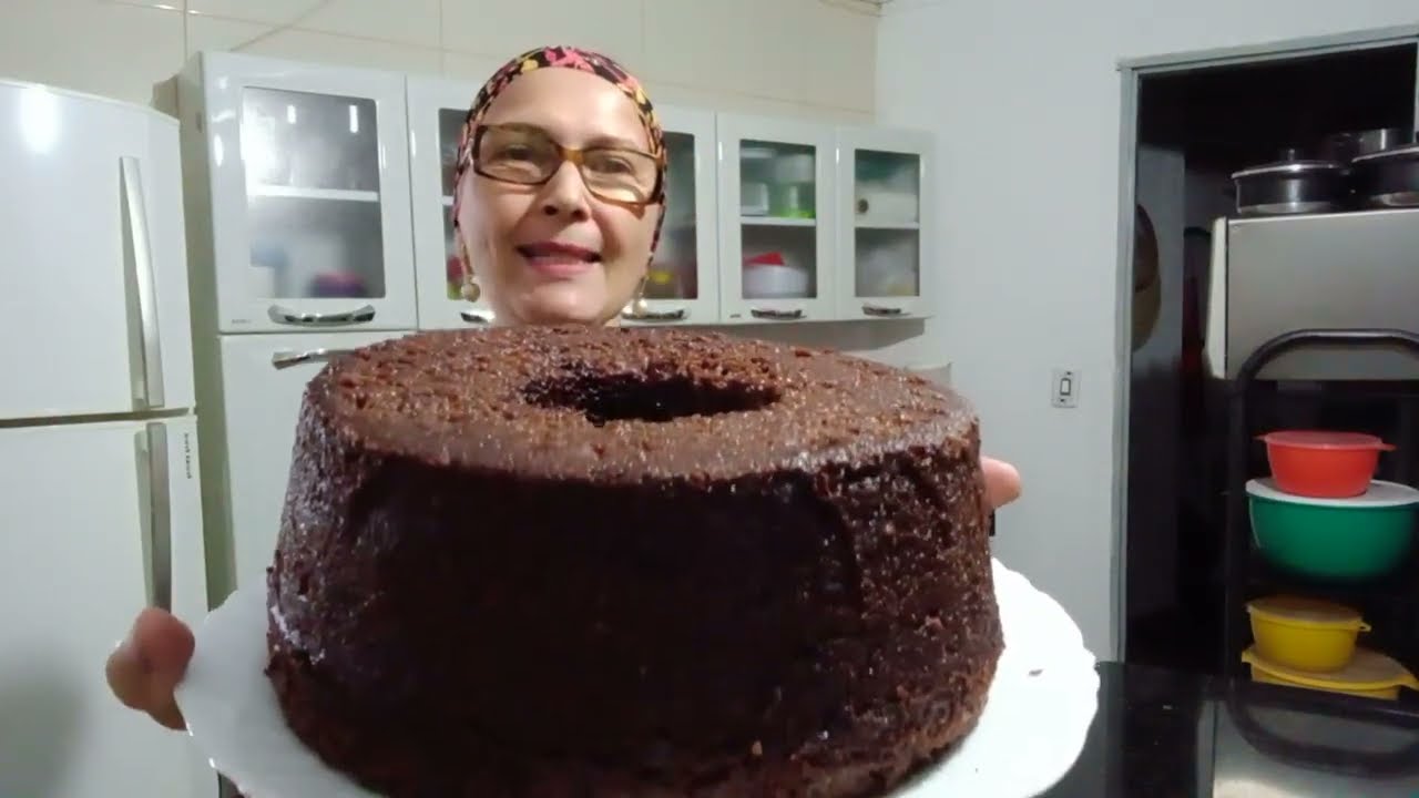 BOLO DE CHOCOLATE  COM CANELA E CAFE SOLÚVEL / RECEITA ECONOMICA E MARAVILHOSA