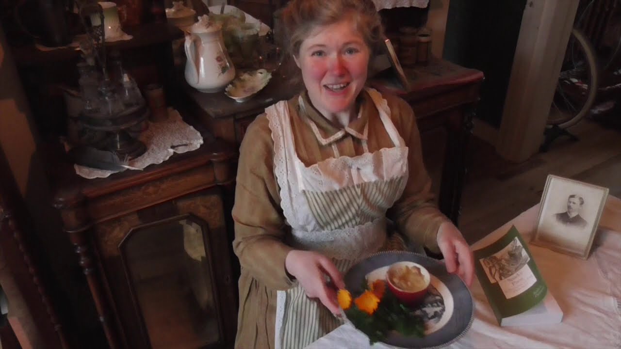 Baked Eggs, Victorian recipe (19th-century / 1800's history through food)
