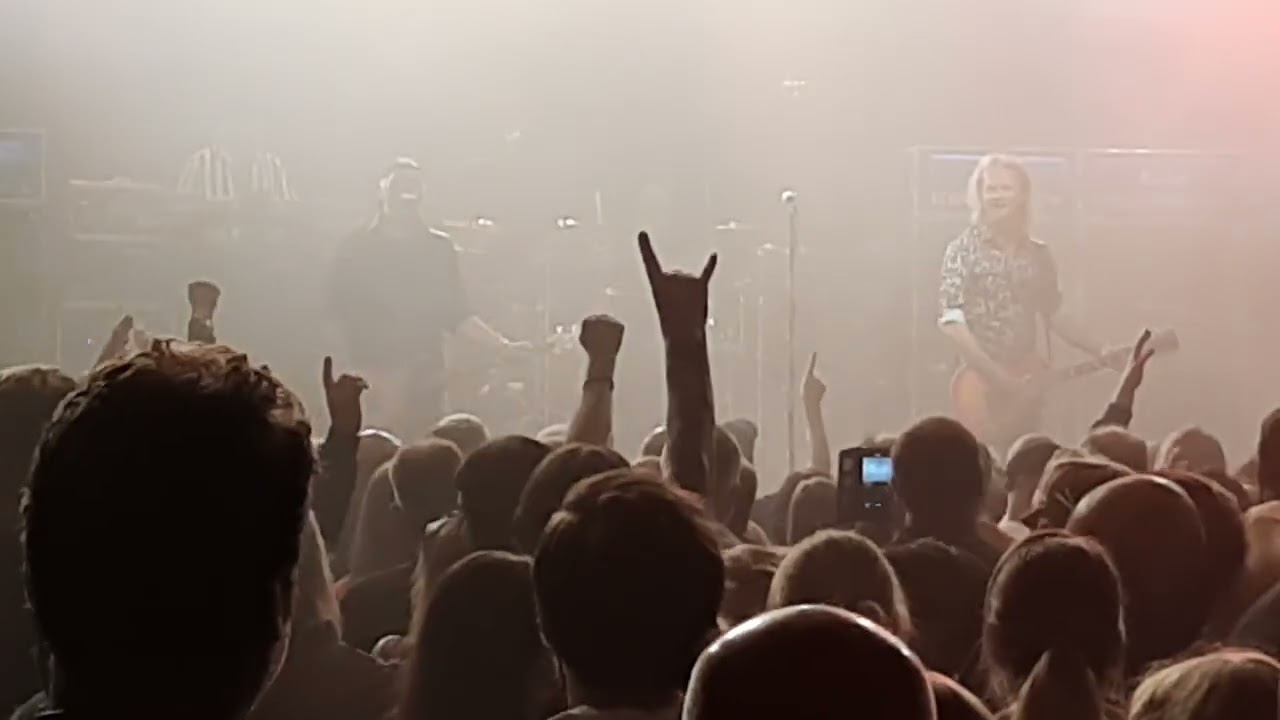 Commandos - Stage Dolls live (+24/7 start)