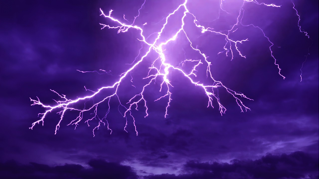 Purple Lightning Strikes 4K - Dark Sky Thunderstorm Ambiance for Relaxation