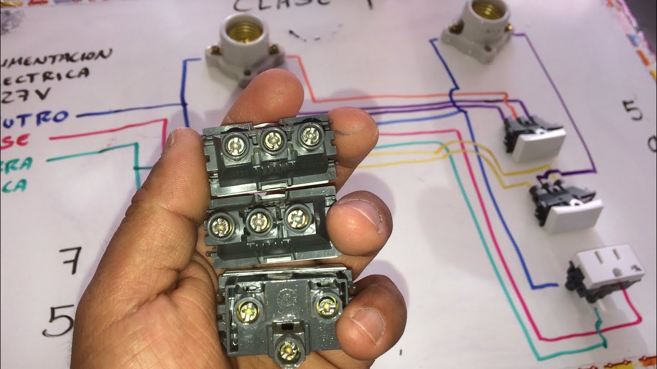 CLASE 9 Cómo conectar dos interruptores de tres vías y un toma corriente en la misma caja