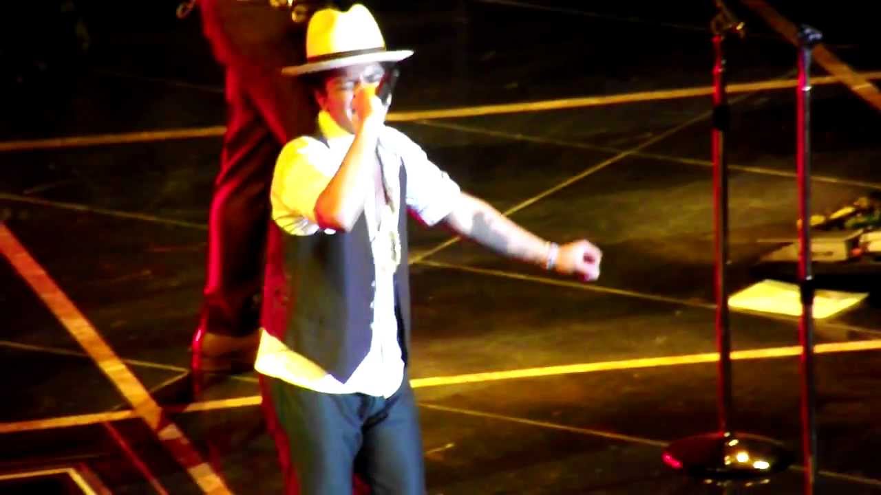 Bruno Mars | Manchester | Moonshine & Natalie | HD | LIVE 05.10.13
