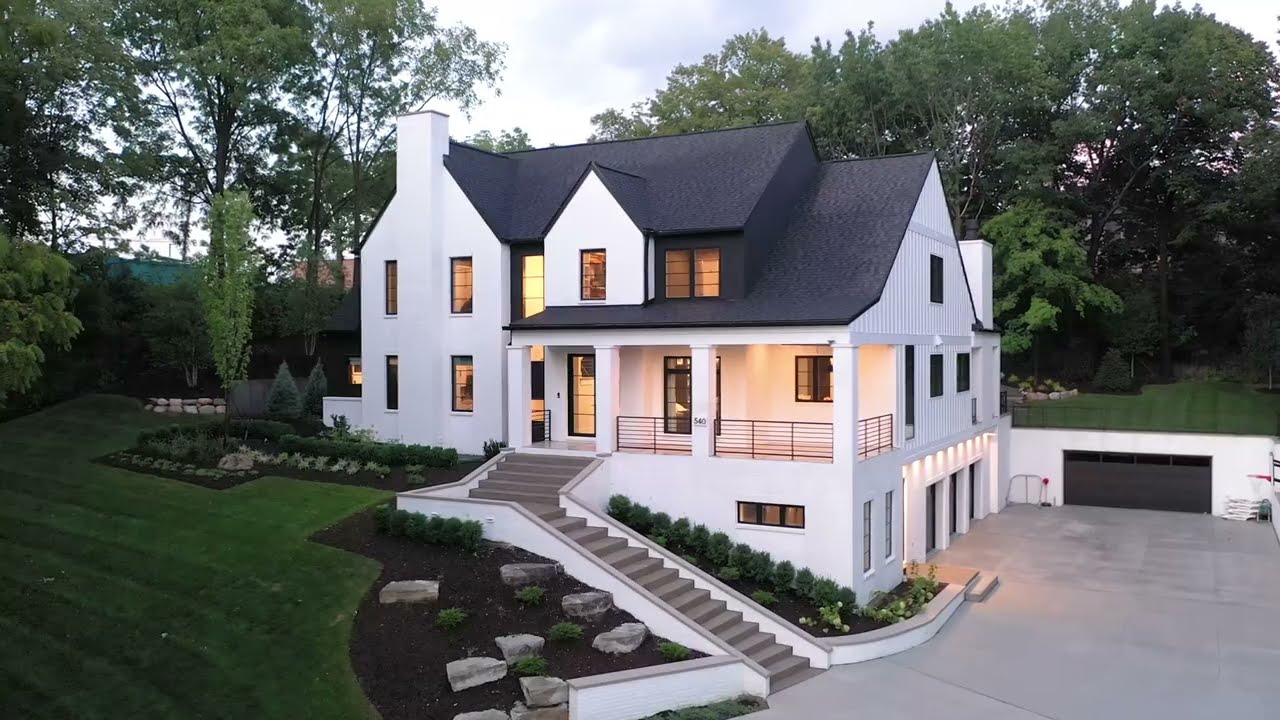 Beautiful Contemporary home in Downtown Northville - TK Design