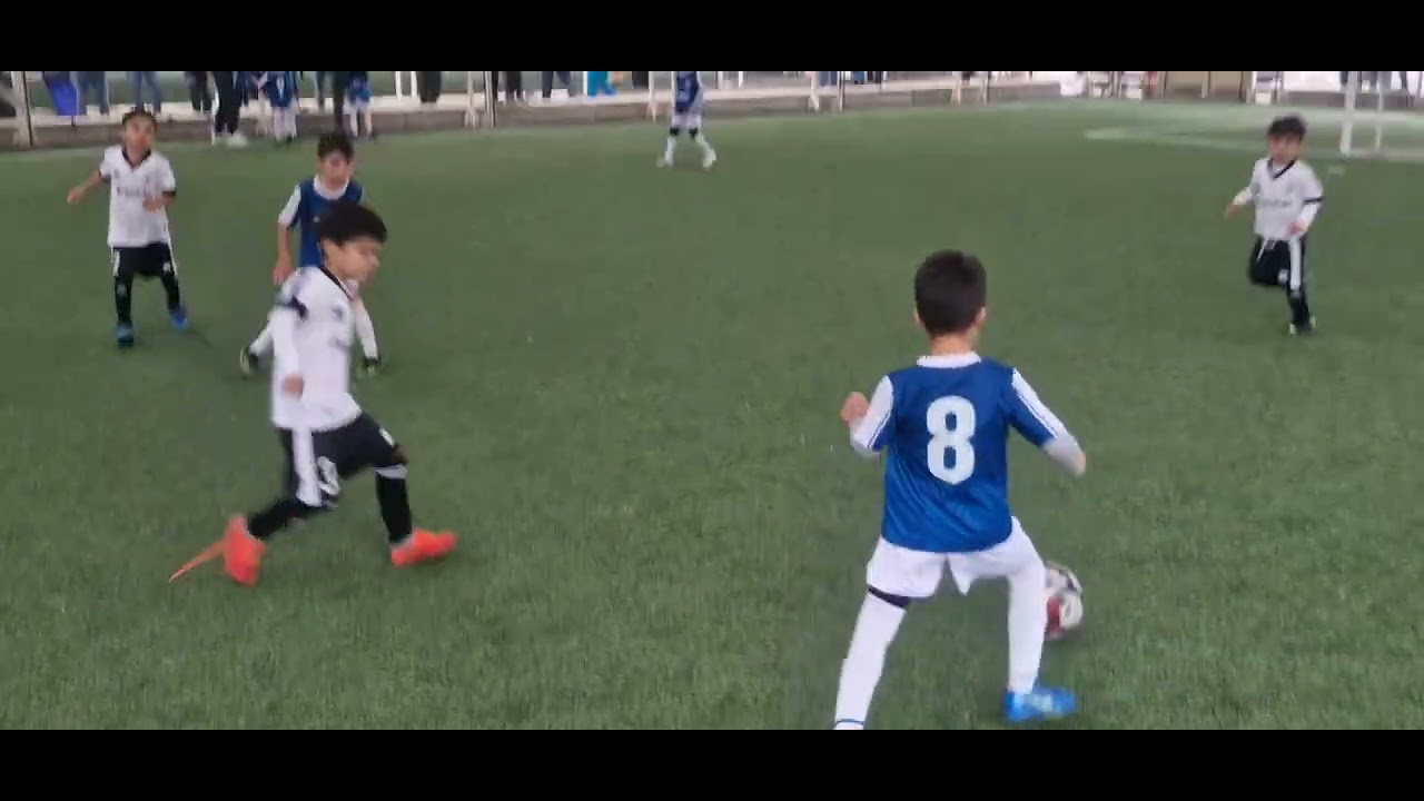 Azərbaycan Çempionatı (U-8) liqası  Neftçi  PFK  21  --- 1 Real Leon  FK  (1ci hissə)