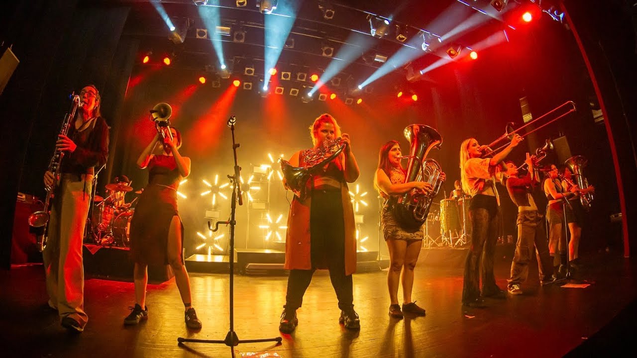 FLOWIN' - Balkan Paradise Orchestra (live in BCN)