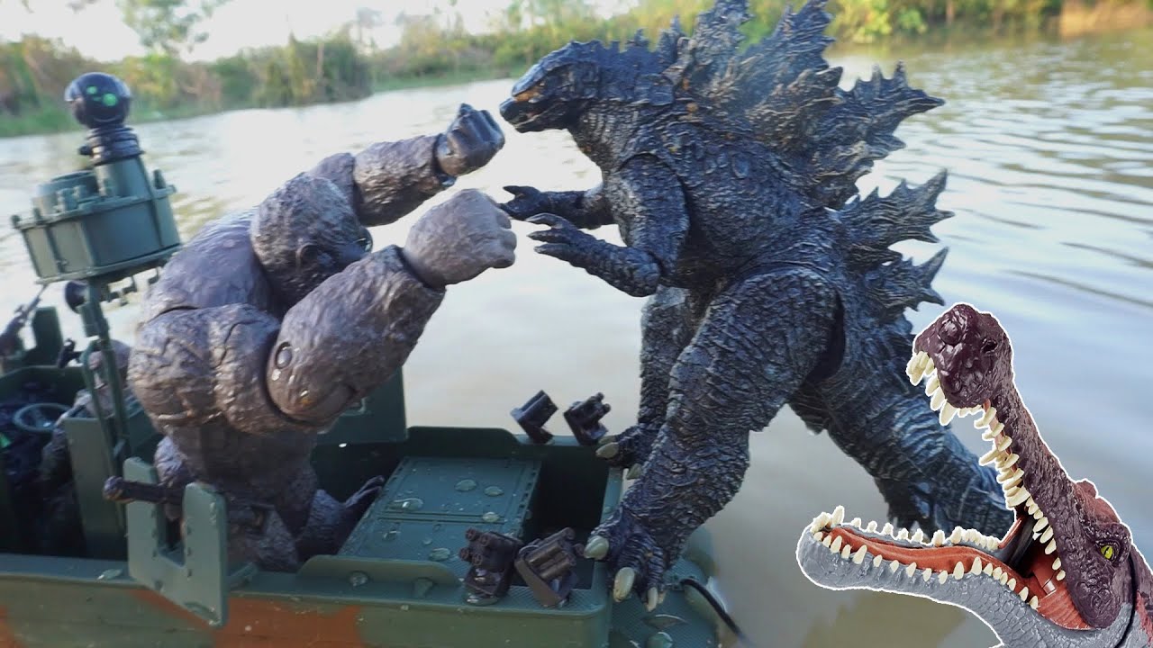 NEW KONG vs. GODZILLA EPIC BATTLE | PURSUIT IN CROCODILE RIVER  | BOBOTV
