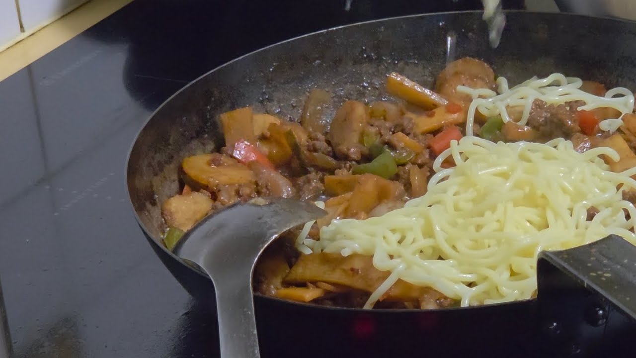 Chili mince beef vegs and Singapore noodles