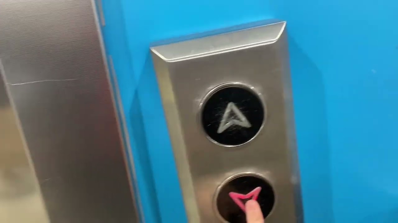 OTIS GEN2 Lift 2 at Primark Nottingham