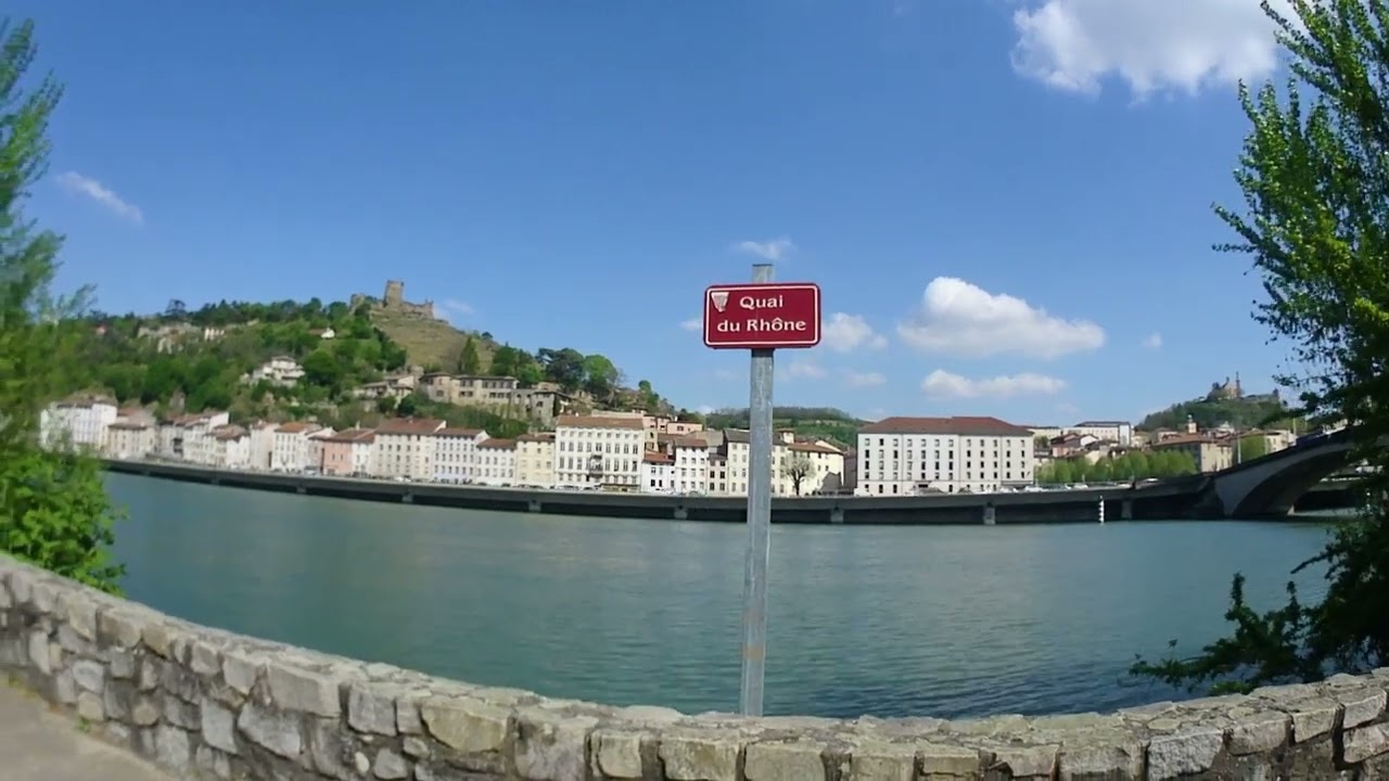 Sainte Colombe 69560 village de France situé au bord du Rhône proche de la ville de Lyon 30 km.