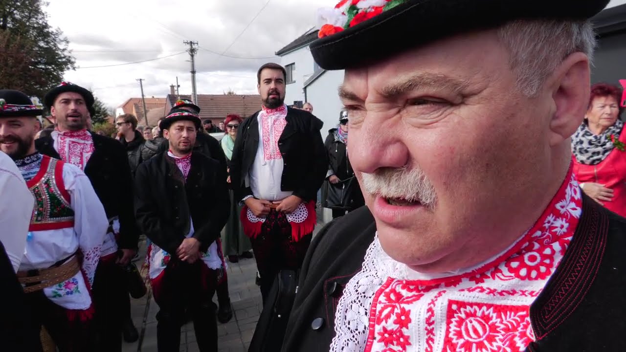 VACENOVICE-SLOVÁCKÉ HODY 2025 (před domem stárka Šimona Krista bylo veselo i pohostinně)