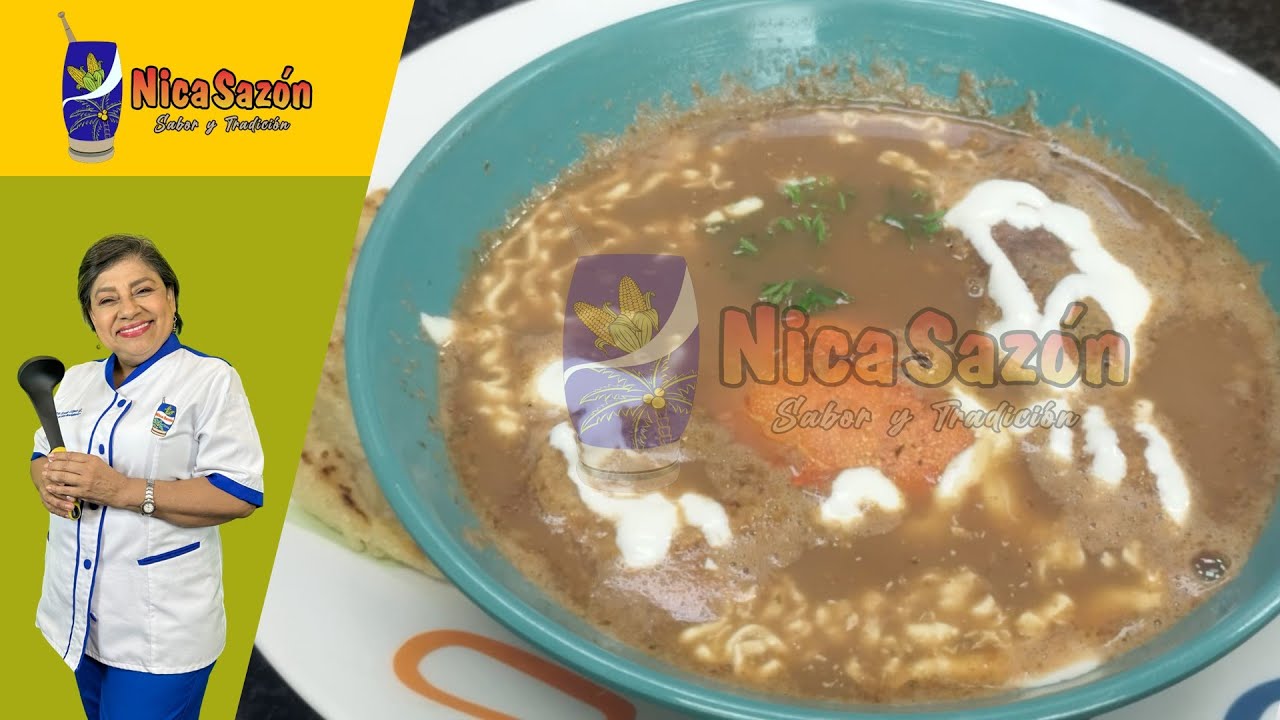 María Esther López | Sopa de frijoles con jaiba y chicharrón