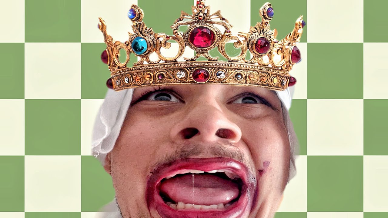 When The Queen Gets Outnumbered In Chess 😭 ( I don’t even play Chess) 