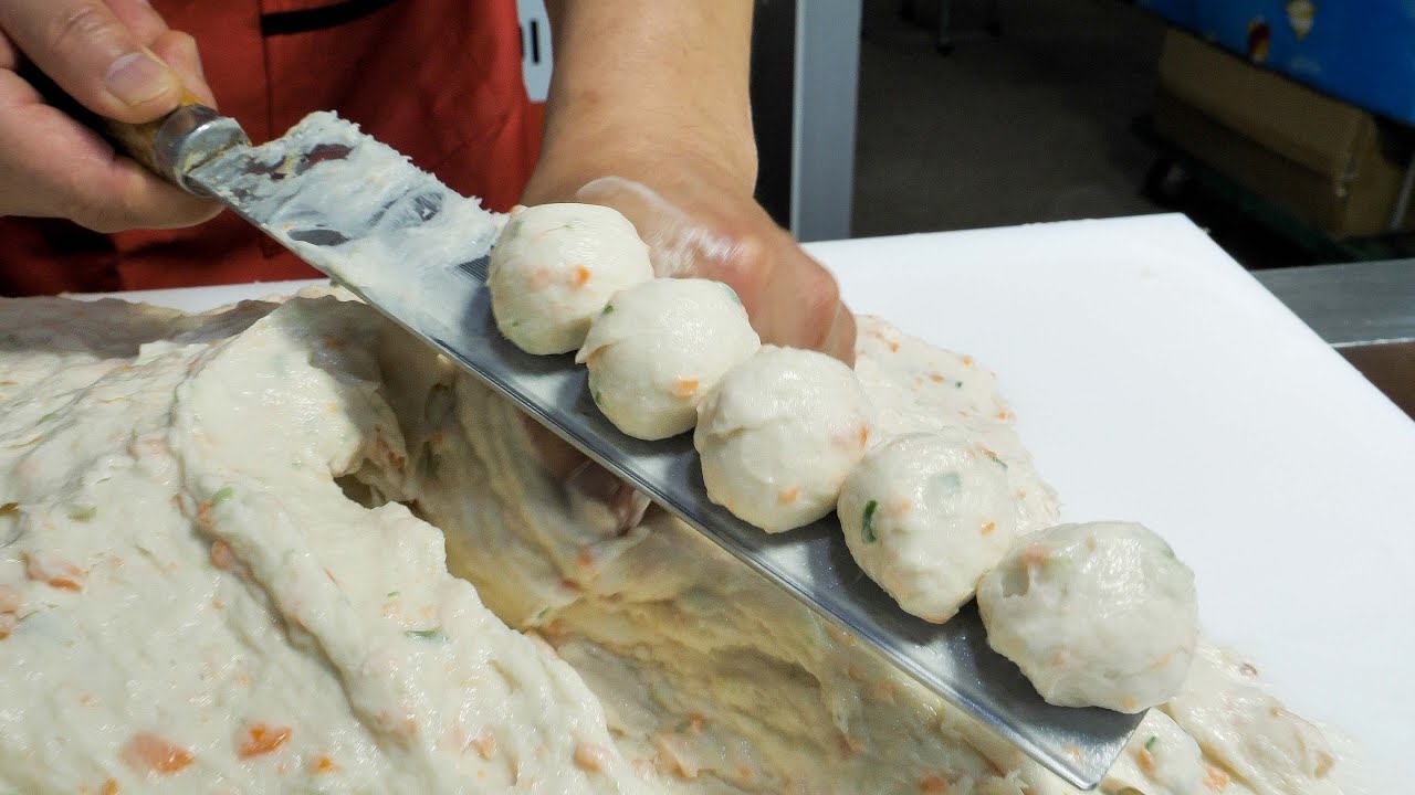 素晴らしいスキル〜ずっと見ていられる 職人の手作りおでん (揚げオムク, さつま揚げ) Amazing Skills! Fish Cake Master - Korean street food