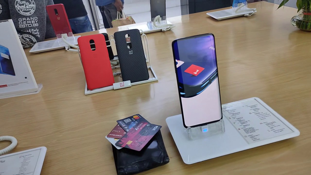 #Vlog ONEPLUS Store Experience in New Delhi, Saket | Going To Buy a New Phone | Love Ritik Vlogs