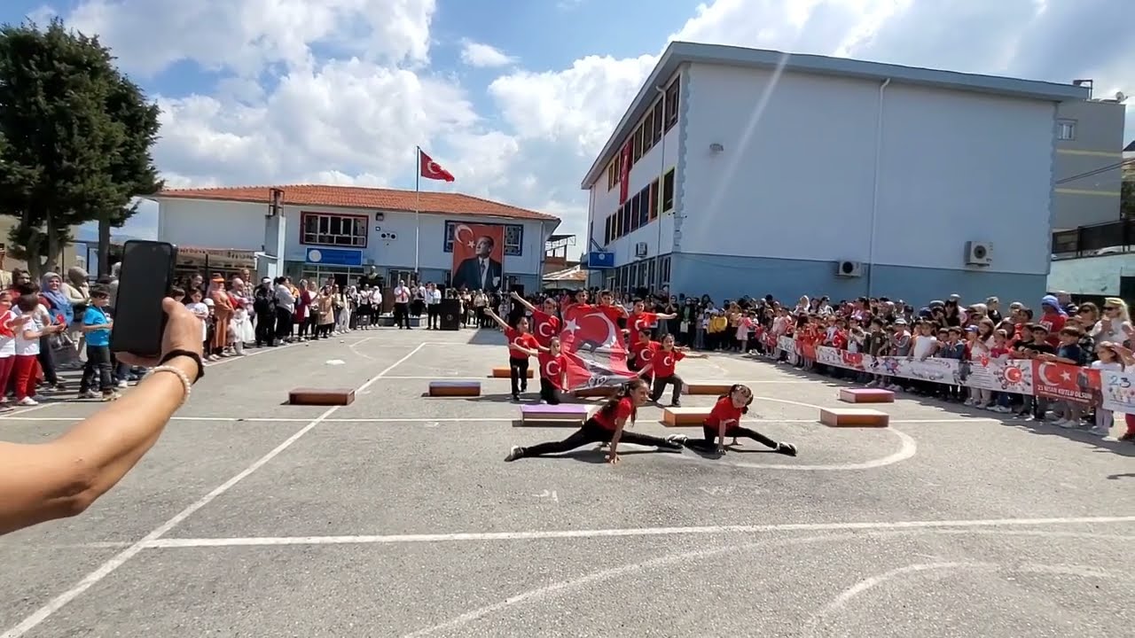 Mustafa Kemal İlkokulu 19 Mayıs Step aerobik gösterisi 
