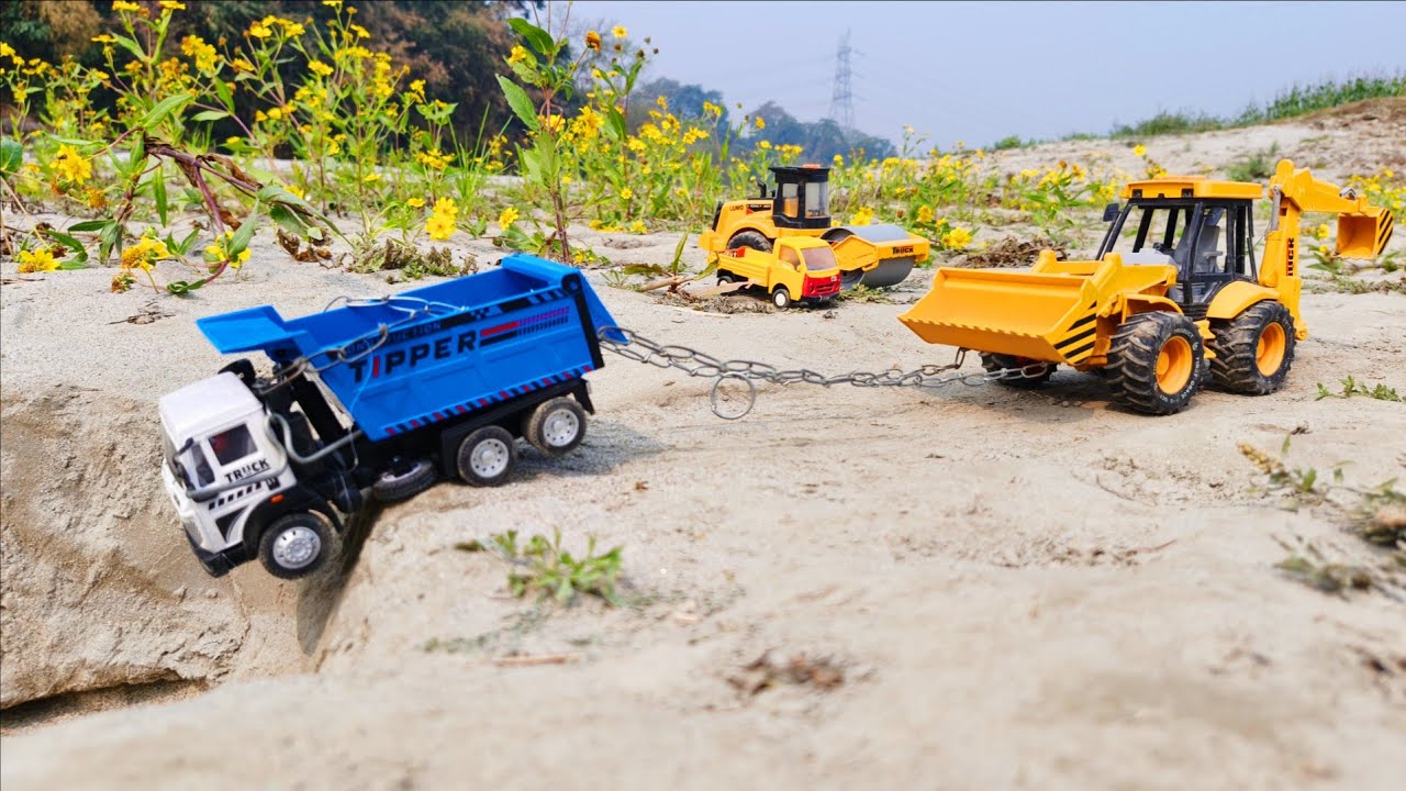 JCB 3DX Pulls Out Tipper Truck from Deep Sand | Truck Rescue Cartoon Video