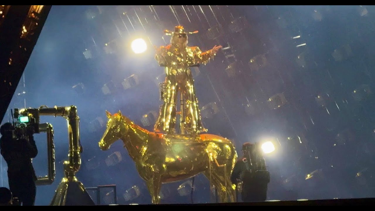 Beyoncé - Opera Interlude/RENAISSANCE Medley - Live from The Cowboy Carter Tour at Metlife Stadium