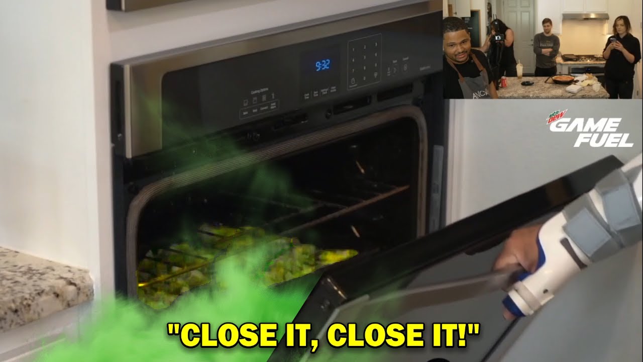 Exposing SodaPoppin's NASTY Oven.. | Cooking with Nmplol, Malena, ExtraEmily