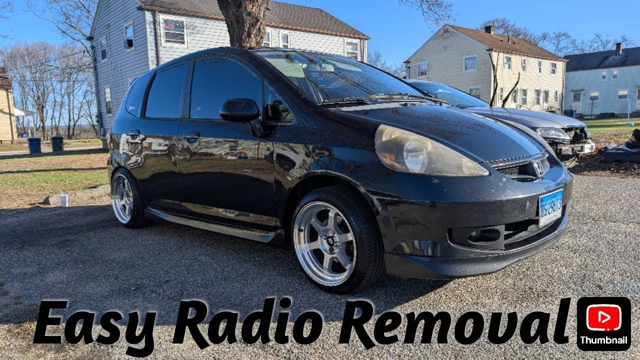 Honda Fit Sport 2007–2008 годов выпуска. Как самостоятельно снять магнитолу и заменить её на двух...