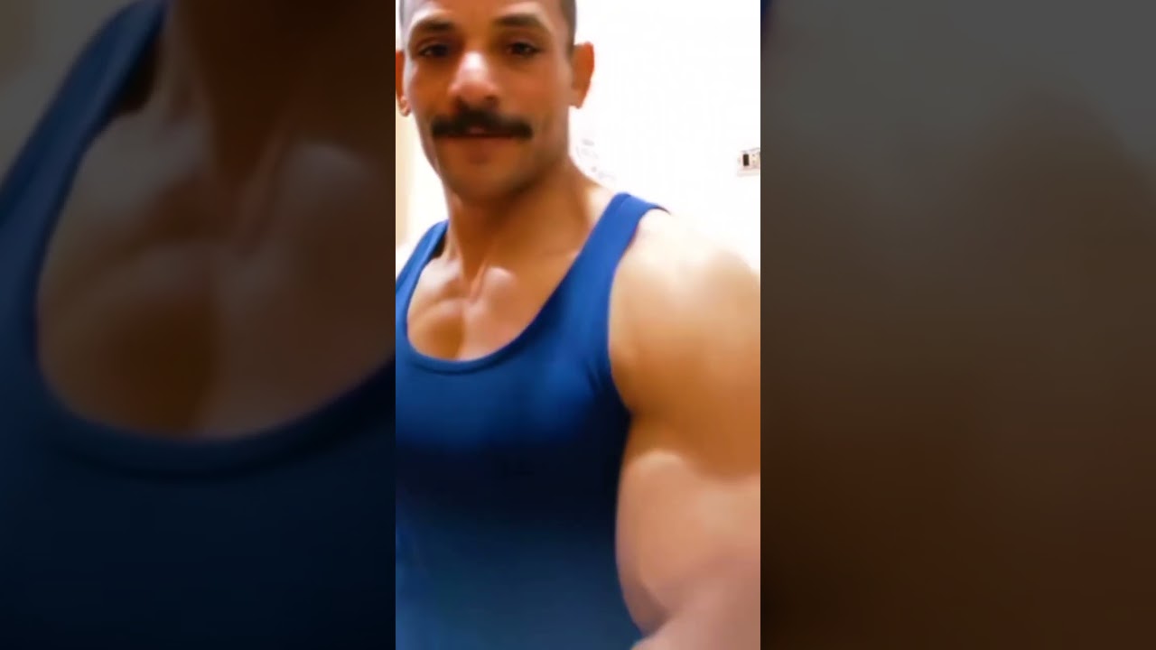 Mr Big Banana Big Tasty Chat Bicep Flex