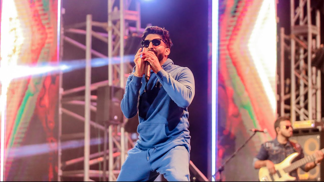 Borukari (Kumak kalath) |බොරුකාරි ( කුමක් කලත් ) | Gayan Perera | Derana Beach Concert | The NEWS