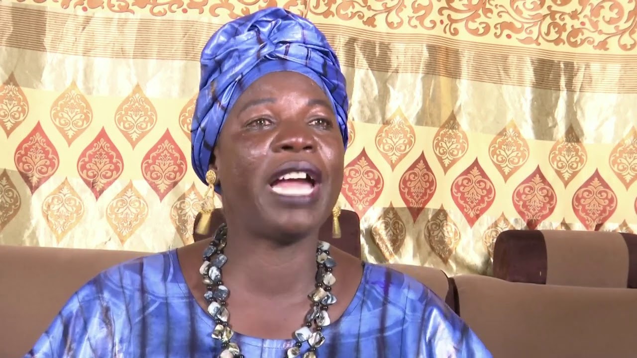 BINTOU SIDIBE COMEDIENNE PARLE DE SON PARCOURS DANS PAROLE DE CINEMA  BAMBARA