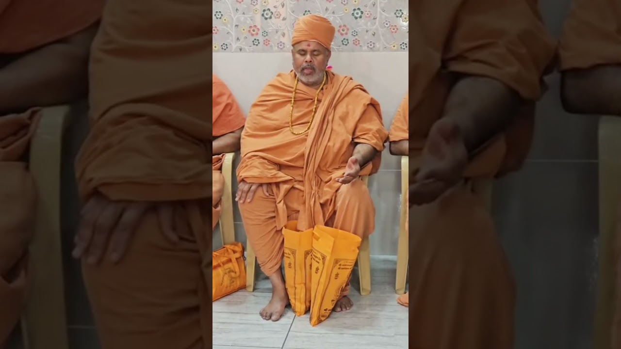 ભુજના સંતોની પધરામણીના અદ્ભુત દિવ્ય દર્શન | Ghanshyam Bhuj Mandir Swaminarayan Kirtan Santo #shorts