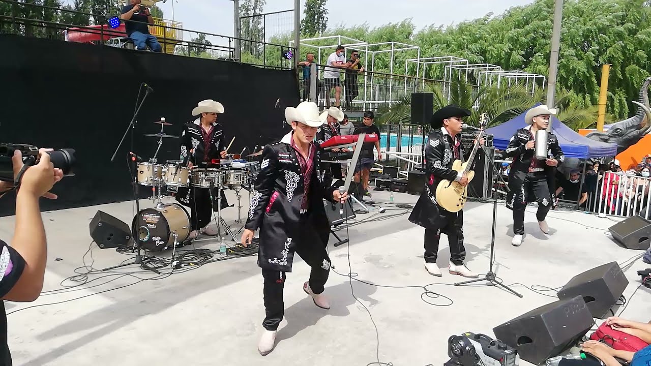 LOS LUMAQUINO ALEGRES  en vivo AquaBuin 01 11 21  3
