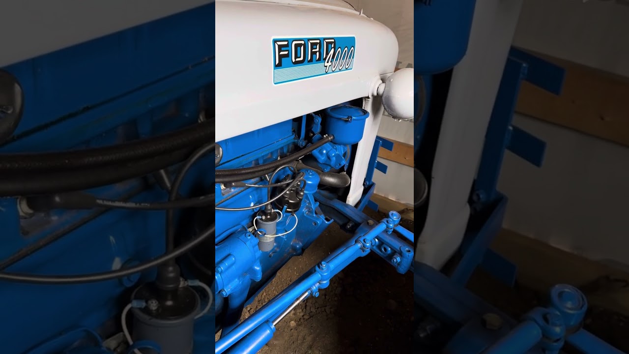 &lsquo;63 Ford 4000 Tractor cold start !