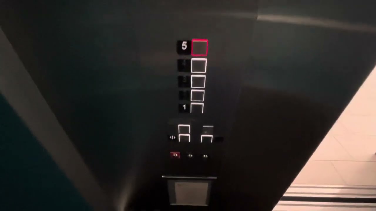 Schindler Traction Elevators @ Holiday Inn Express in Des Plaines, IL