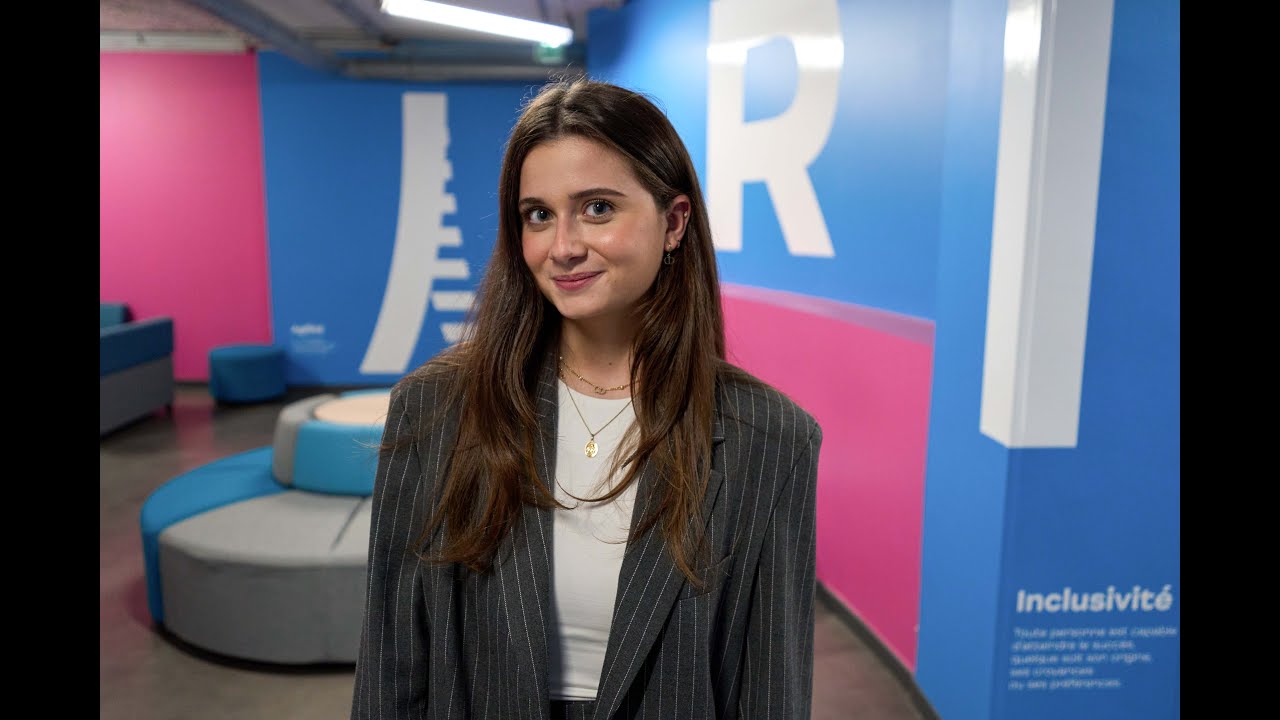 Clara, charg&eacute;e de communication interne en alternance &agrave; la Soci&eacute;t&eacute; G&eacute;n&eacute;rale