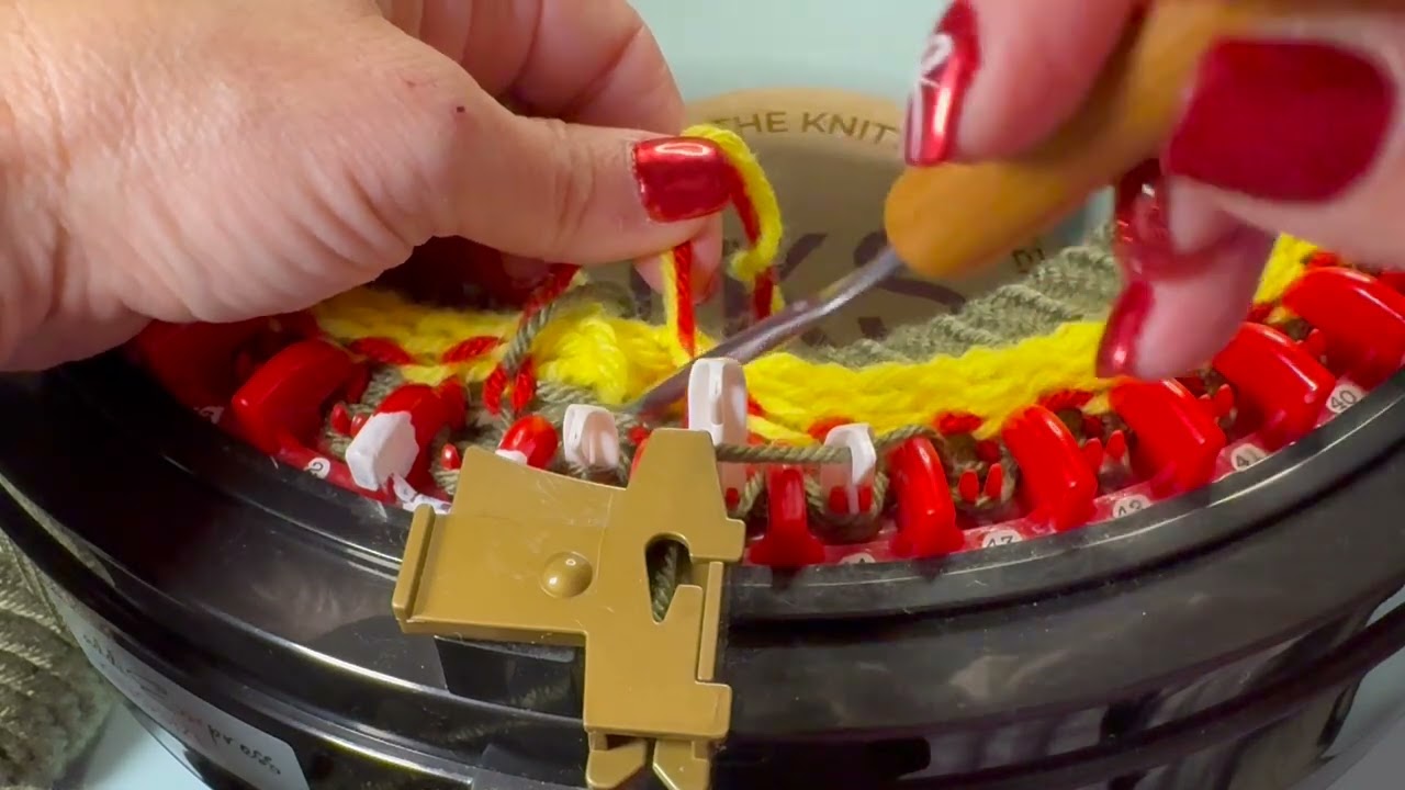 How to make a single layer hat with a double brim on a circular knitting machine